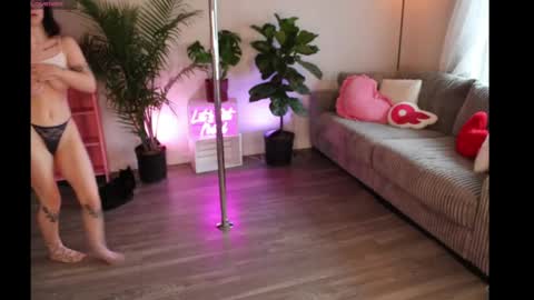 Lucy online show from April 2026 10:07:01 PM