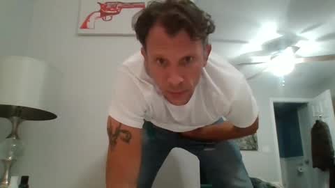 luiggii0904 online show from December 2024 12:01:01 PM