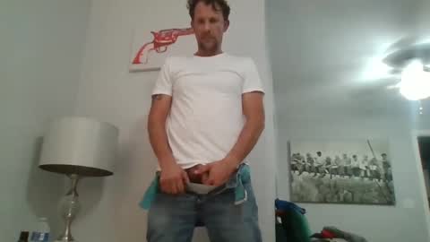 luiggii0904 online show from December 2024 01:58:01 AM