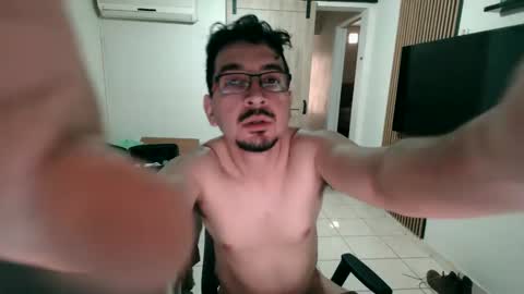 luis_flr online show from October 2025 03:20:02 PM