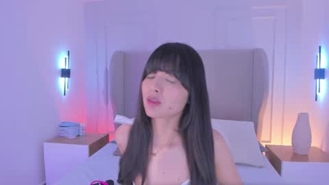 L U I S A online show from November 2025 08:21:02 PM