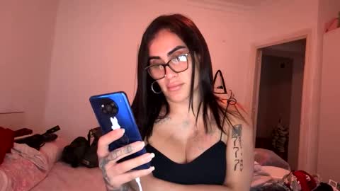 Luisa Monsters online show from October 2025 06:49:02 PM