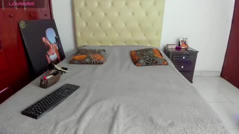 Snapshot of luissa_s1 chatting on May 2026 12:43:01 PM Luissa online show from May 2026 12:43:01 PM