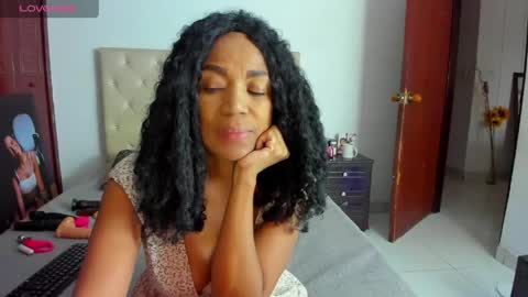 Snapshot of luissa_s1 chatting on May 2026 11:49:01 AM Luissa online show from May 2026 11:49:01 AM