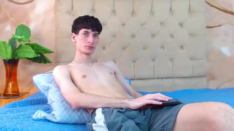 Snapshot of luke_carter chatting on May 2026 01:32:02 PM luke_carter online show from May 2026 01:32:02 PM