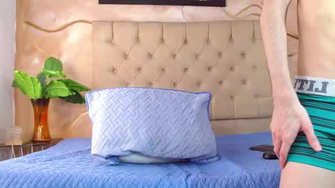 Snapshot of luke_carter chatting on May 2026 01:28:01 PM luke_carter online show from May 2026 01:28:01 PM