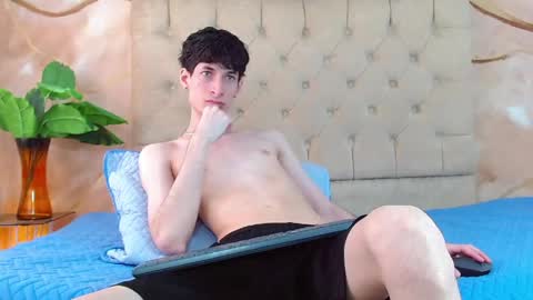 Snapshot of luke_carter chatting on June 2026 01:35:01 PM luke_carter online show from June 2026 01:35:01 PM