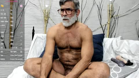 Luke Crews online show from April 2026 07:33:01 PM