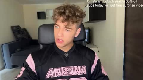 Snapshot of lukedesirable chatting on June 2026 06:38:02 AM lukedesirable online show from June 2026 06:38:02 AM
