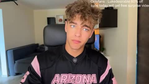 Snapshot of lukedesirable chatting on July 2026 08:27:02 AM lukedesirable online show from July 2026 08:27:02 AM