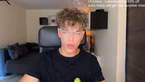 Snapshot of lukedesirable chatting on July 2026 03:40:01 PM lukedesirable online show from July 2026 03:40:01 PM