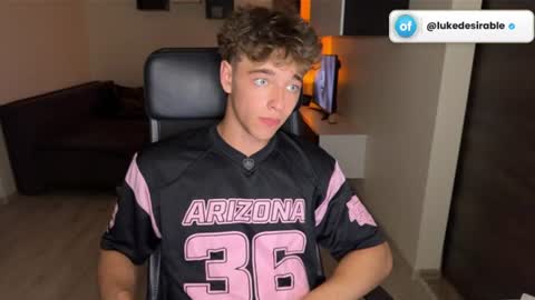 Snapshot of lukedesirable chatting on August 2026 07:38:01 PM lukedesirable online show from August 2026 07:38:01 PM