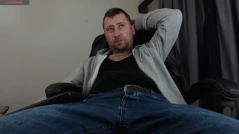 Sir Alex online show from December 2025 01:05:02 PM