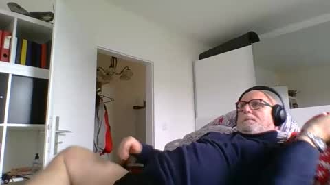 luley58 online show from October 2025 12:48:02 PM