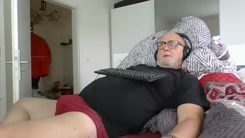 luley58 online show from October 2025 06:24:01 AM