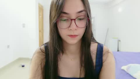 Snapshot of lulibee_ chatting on July 2026 01:08:02 PM Luli online show from July 2026 01:08:02 PM