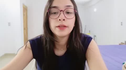 Snapshot of lulibee_ chatting on July 2026 12:51:02 PM Luli online show from July 2026 12:51:02 PM