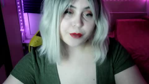 lulovia online show from April 2026 10:25:02 PM