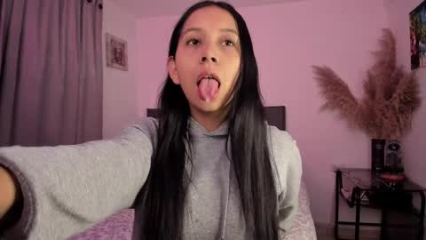 lulu10541697 online show from April 2026 05:27:01 AM