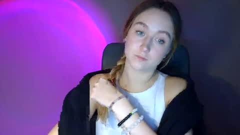 Lulu Baby18 online show from December 2025 08:57:01 PM