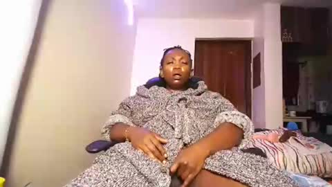 Snapshot of lulu_sparks1 chatting on June 2026 06:07:02 AM lulu_sparks1 online show from June 2026 06:07:02 AM