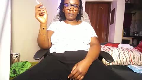 Snapshot of lulu_sparks1 chatting on June 2026 06:12:02 AM lulu_sparks1 online show from June 2026 06:12:02 AM