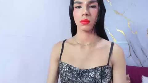 Snapshot of luluu_08 chatting on June 2026 03:17:02 PM LULU online show from June 2026 03:17:02 PM