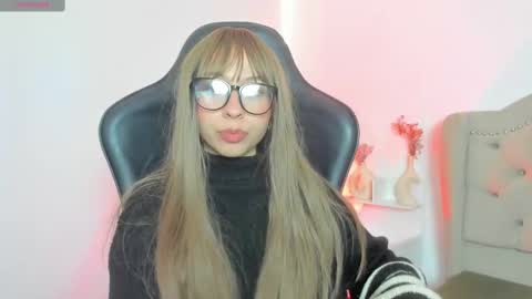 luluuberry online show from November 2025 02:34:02 PM