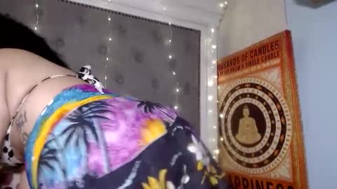 Snapshot of luluvalenttine chatting on February 2025 05:02:01 AM LuLu Valenttine Hot Sexy HawaiianCape Verde online show from February 2025 05:02:01 AM