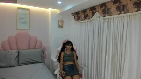 luly_dreams online show from April 2026 12:00:02 PM