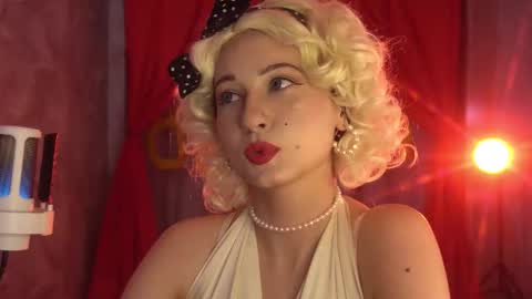 Amelia online show from September 2025 11:42:02 PM