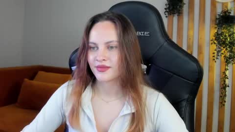 Snapshot of lumerisoren chatting on May 2026 05:14:02 AM lumerisoren online show from May 2026 05:14:02 AM
