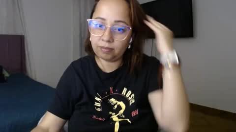 LUMI     online show from January 2025 12:04:02 AM