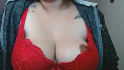 LUMI     online show from February 2025 02:04:01 AM