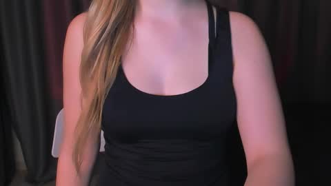 luna1vibe online show from December 2025 05:55:02 AM