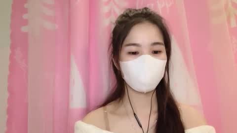 Luna online show from April 2026 06:42:01 PM