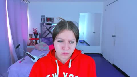 luna_analya online show from February 2026 03:19:01 PM