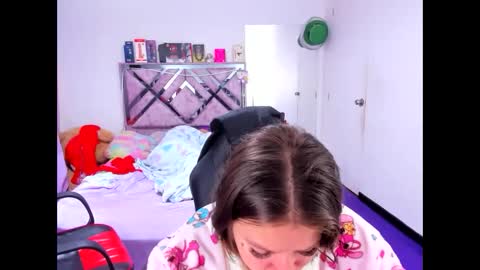 luna_analya online show from June 2026 06:19:01 PM
