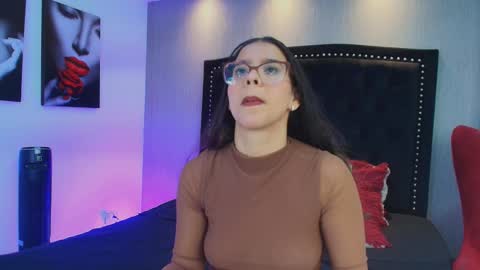 Luna And Titan  online show from December 2025 12:54:01 PM