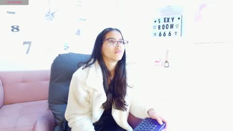 Luna And Titan  online show from February 2026 11:35:02 AM