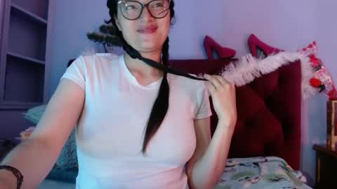 Snapshot of luna_azul_15 chatting on January 2025 02:00:02 PM dalia online show from January 2025 02:00:02 PM