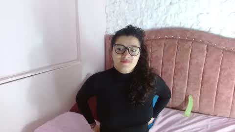 Snapshot of luna_azul_15 chatting on January 2025 01:30:01 PM dalia online show from January 2025 01:30:01 PM