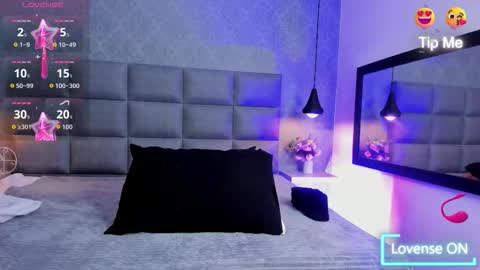 Luna online show from December 2025 10:43:01 AM