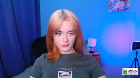 luna_berryy online show from January 2025 10:44:01 PM