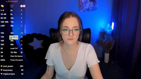 luna_berryy online show from February 2025 11:24:02 PM