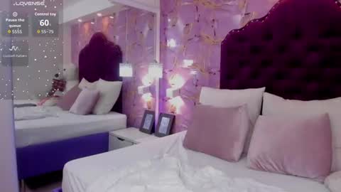 Snapshot of luna_bloomm_ chatting on June 2026 06:40:01 AM Luna Bloom online show from June 2026 06:40:01 AM