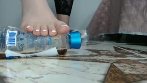 Luna--Blueberry online show from October 2025 04:09:02 AM