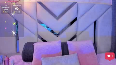  Luna  online show from February 2026 02:43:01 AM