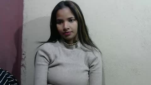 Snapshot of luna_cherry0 chatting on May 2026 04:21:01 AM Laura online show from May 2026 04:21:01 AM