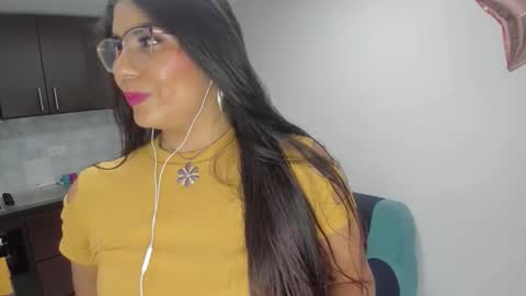 luna  online show from March 2026 11:06:01 AM